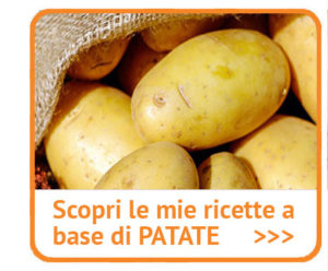 Patate in ammollo in acqua fredda