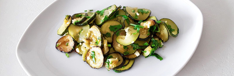 Zucchine trifolate in padella light sfiziose e veloci